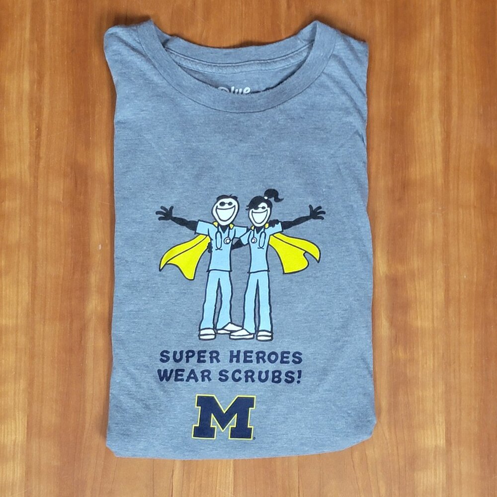 Life is Good Grey SS Crew Neck Superheroes Wear Scrubs U of Mich Tee - L